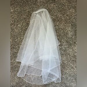 Elegant White Bridal Veil